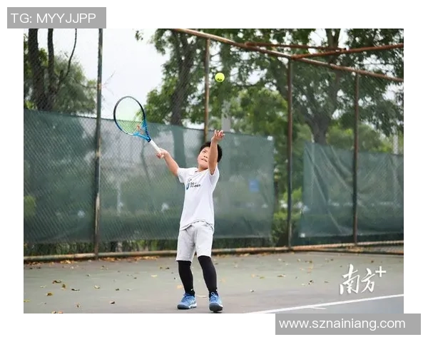 周敏独家分享网球心得与技巧助你提升球技的秘诀与经验